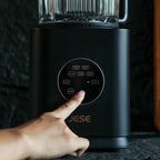 The JESE Heated Blender motor base features an easy-to-use one-touch control panel with smart cooking programs. Simply select a setting to heat and blend ingredients for homemade soups, smoothies, sauces, and more.